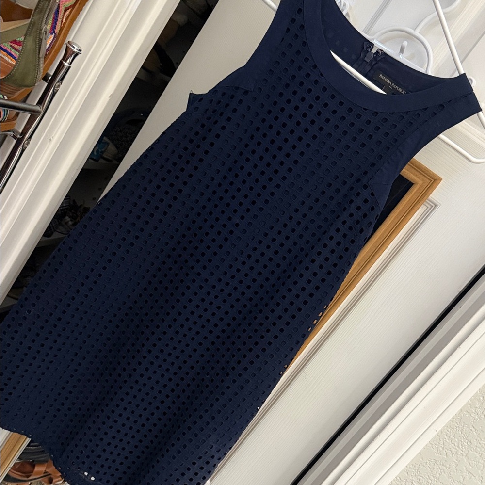 Banana Republic Eyelet Navy Sleeveless Dress //